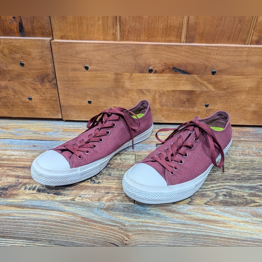 Converse Chuck Taylor II Lunarlon Burgundy Low Top Sneakers Size 11.5 Men
